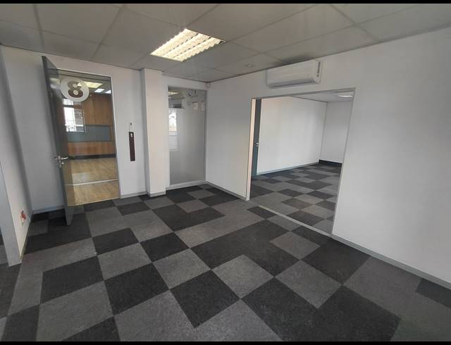 724M² OFFICE TO LET IN BRYANSTON